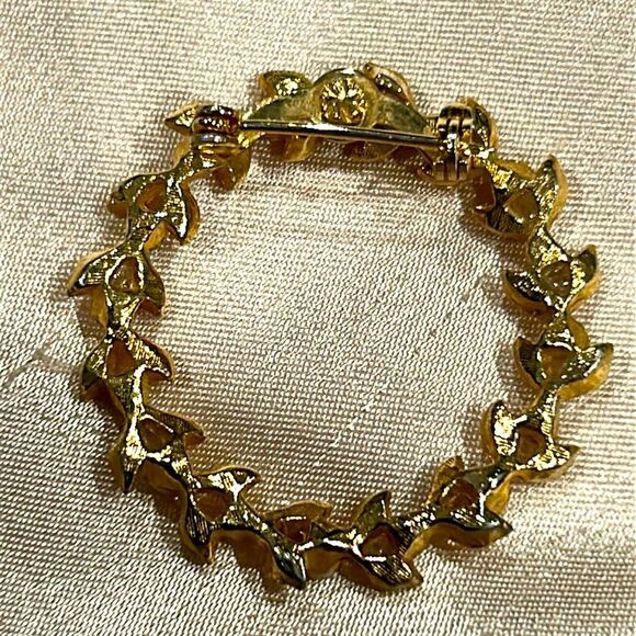 Vintage Gold and White Leaf Brooch - Picture 2 of 3